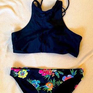 Women’s bathing suit